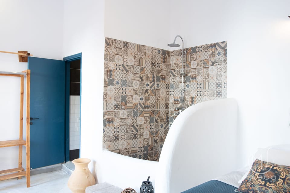 Signature Double Room, 1 Queen Bed | In-room safe, free WiFi, bed sheets