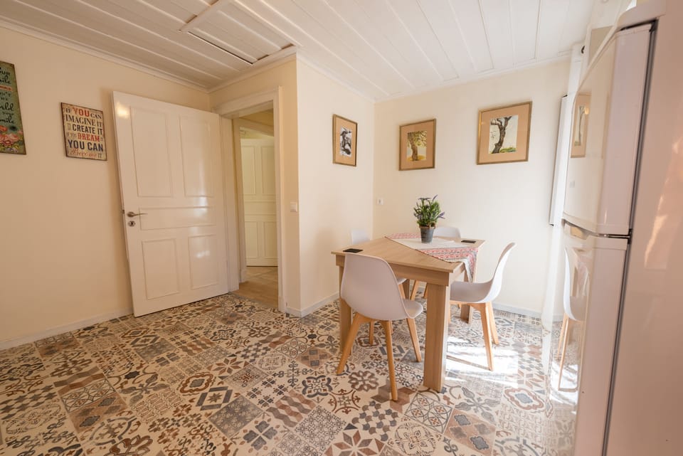 Apartment, 2 Bedrooms | In-room dining