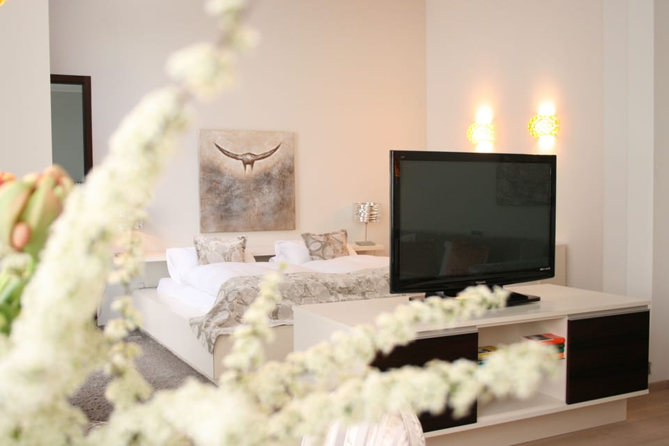Presidential Suite | Hypo-allergenic bedding available, minibar, in-room safe, desk