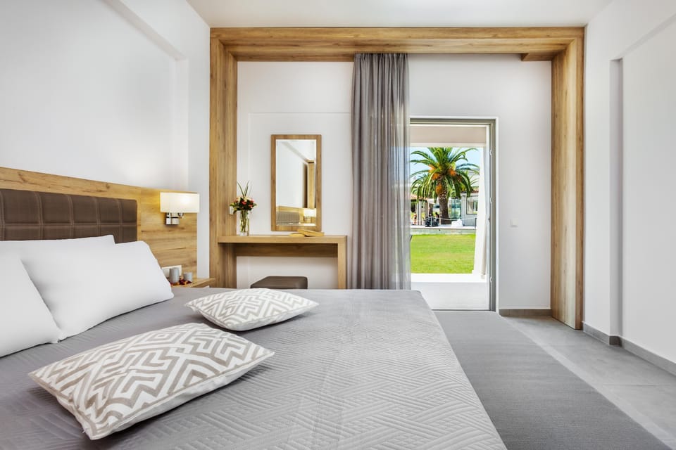 Deluxe Double Room | Free WiFi, bed sheets