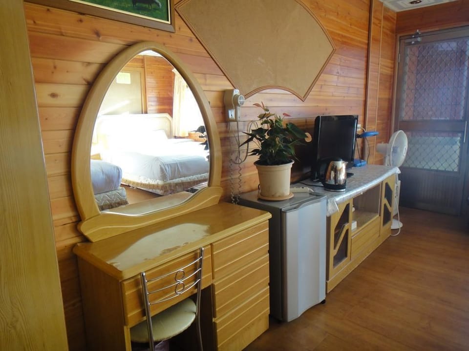 Superior Quadruple Room | Desk, blackout drapes, rollaway beds, free WiFi