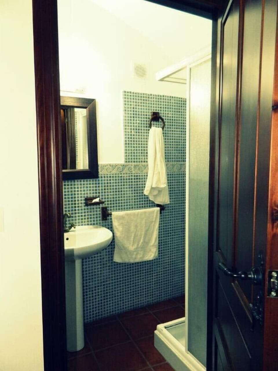 Twin Room | Bathroom | Towels
