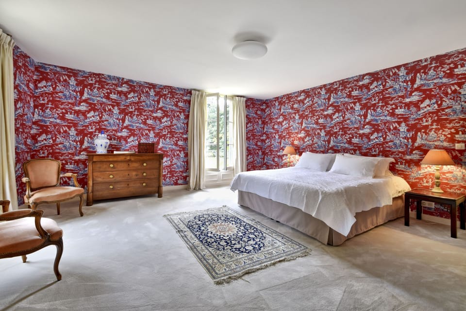 Room (Le Parlement de Bretagne) | Premium bedding, memory foam beds, individually decorated