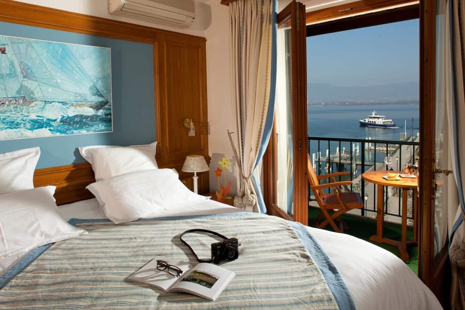 Minibar, in-room safe, individually decorated, individually furnished