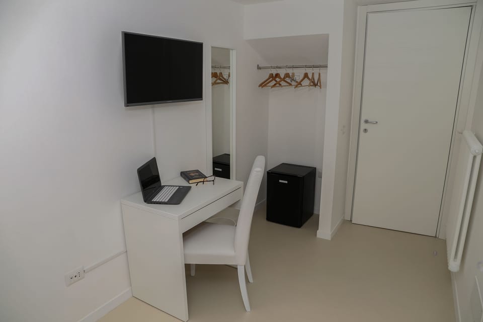 Economy Double Room | In-room safe, desk, laptop workspace, iron/ironing board (on request)