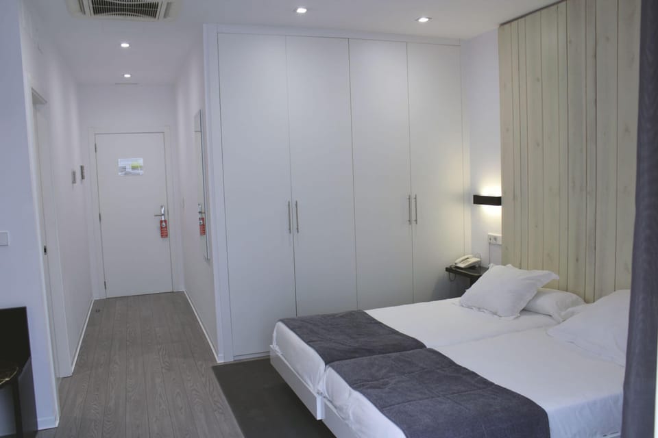 Superior Double Room | In-room safe, desk, blackout drapes, free WiFi