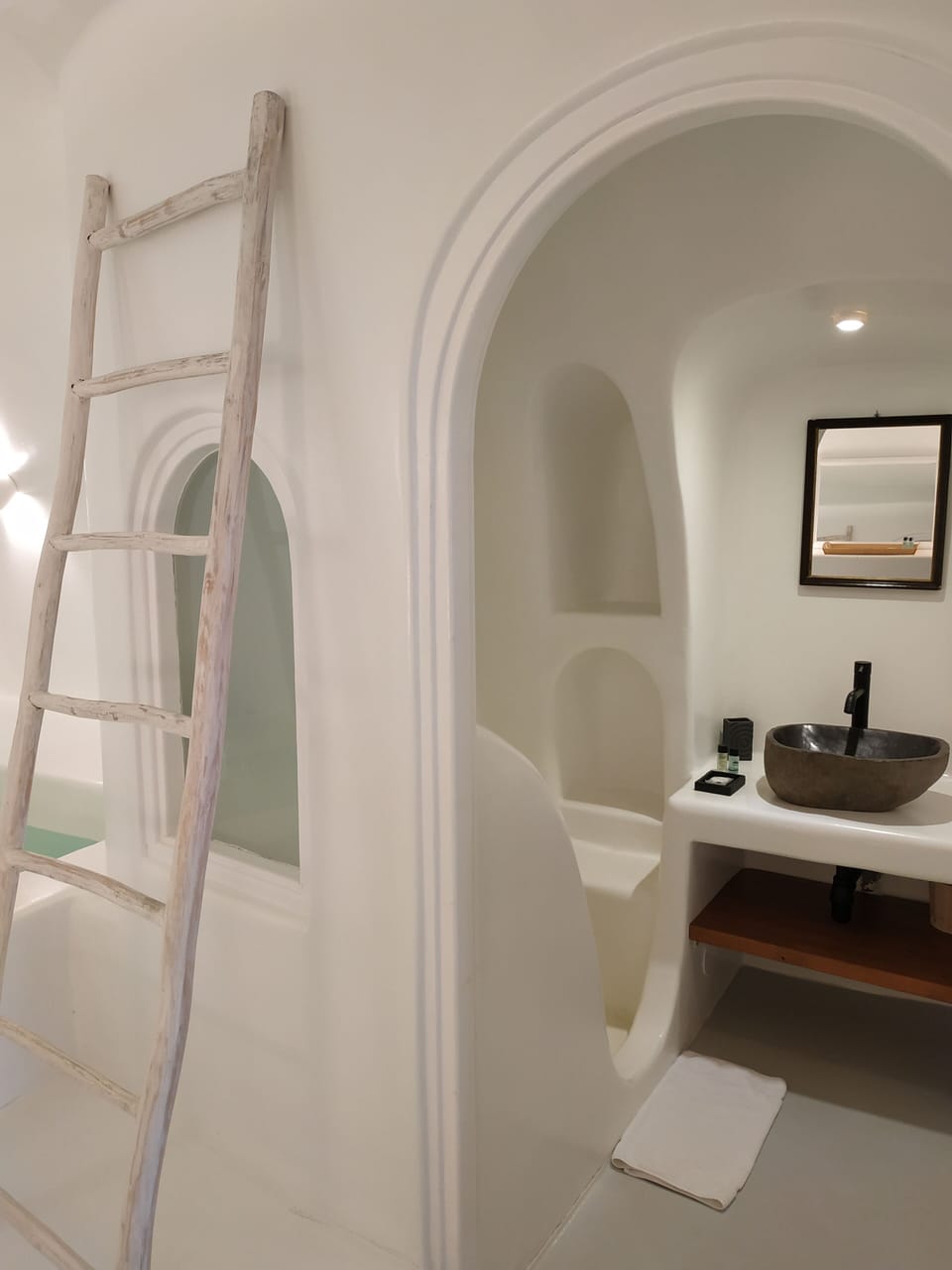 Grand Suite (Indoor Plunge Pool, Caldera View) | Bathroom | Shower, free toiletries, hair dryer, slippers