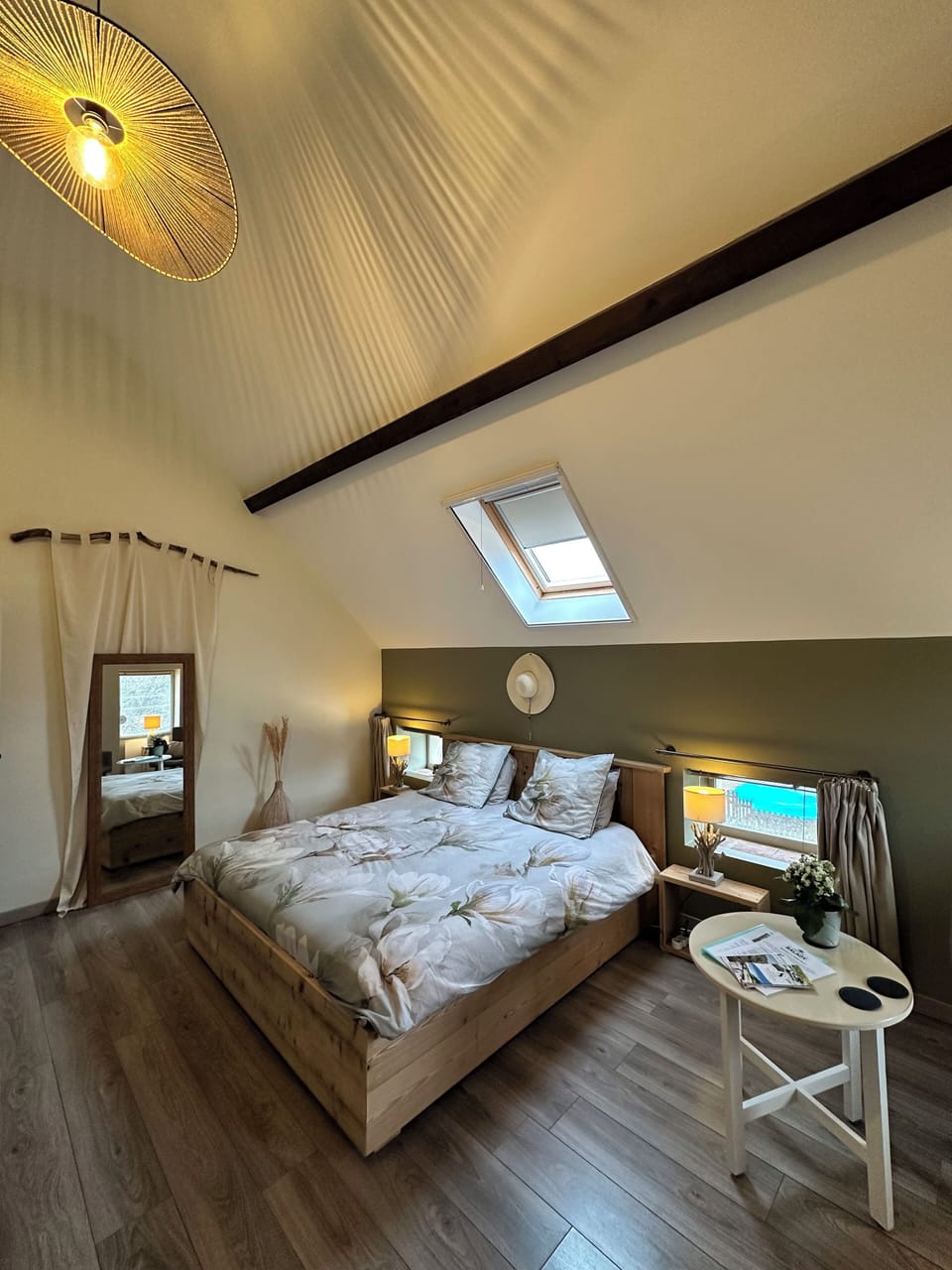 Double Room, 1 Queen Bed (Cleo) | Minibar, individually decorated, individually furnished, free WiFi