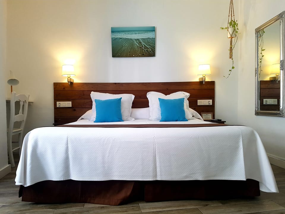 Double or Twin Room, 1 Double or 2 Twin Beds, Accessible (1) | In-room safe, soundproofing, free WiFi, bed sheets