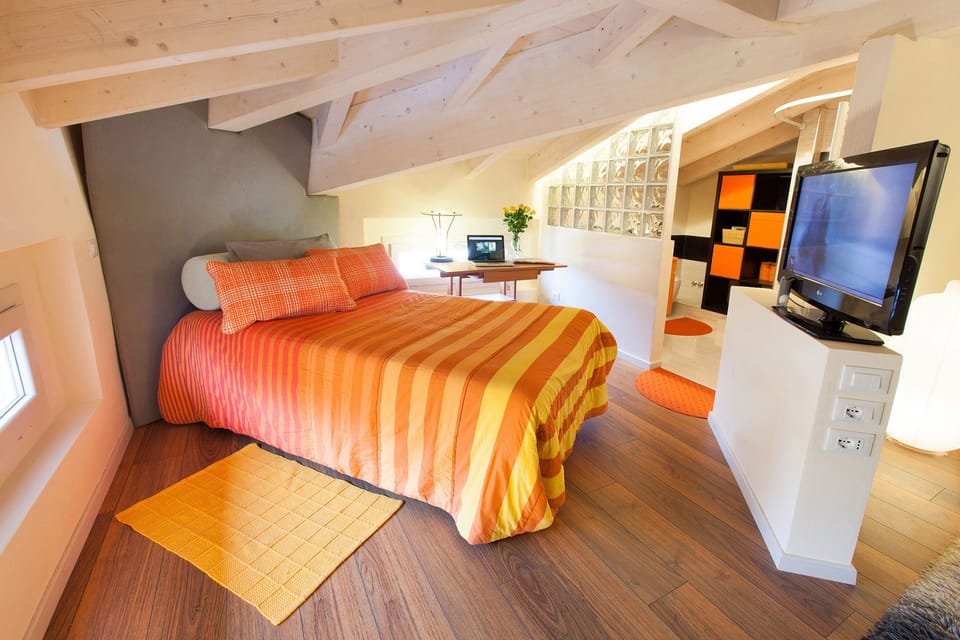 Classic Triple Room, Multiple Beds | Laptop workspace, blackout drapes, WiFi (free), bed sheets