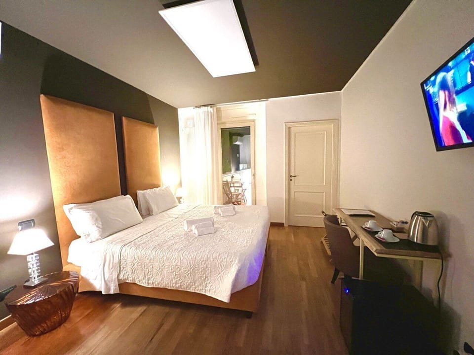 Room Delux with a Private Terrace | Down comforters, pillowtop beds, minibar, desk