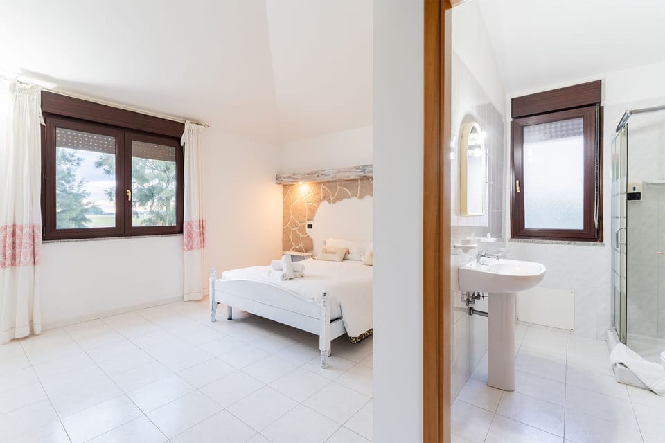 Desk, blackout drapes, free WiFi, bed sheets