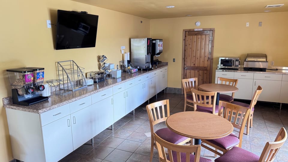 Free daily continental breakfast