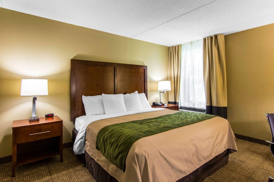 Egyptian cotton sheets, premium bedding, down comforters, desk