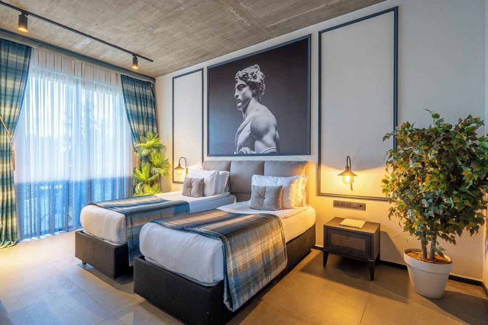 Deluxe Room Nature View | 1 bedroom, premium bedding, minibar, in-room safe