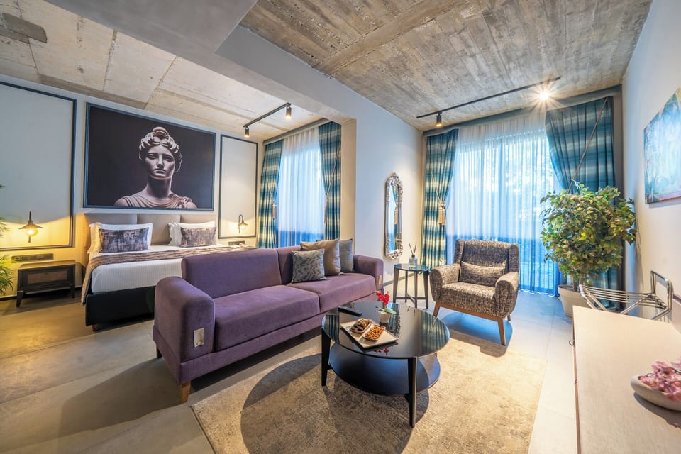 Deluxe Room Nature View | 1 bedroom, premium bedding, minibar, in-room safe