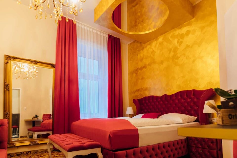 Honeymoon Deluxe Room | Soundproofing, free WiFi, bed sheets