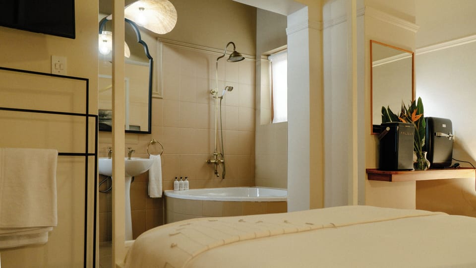 Conch: Standard, no view | 1 bedroom, premium bedding, down comforters, Select Comfort beds