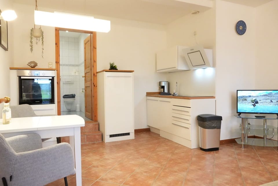 Apartment | Living area | Flat-screen TV