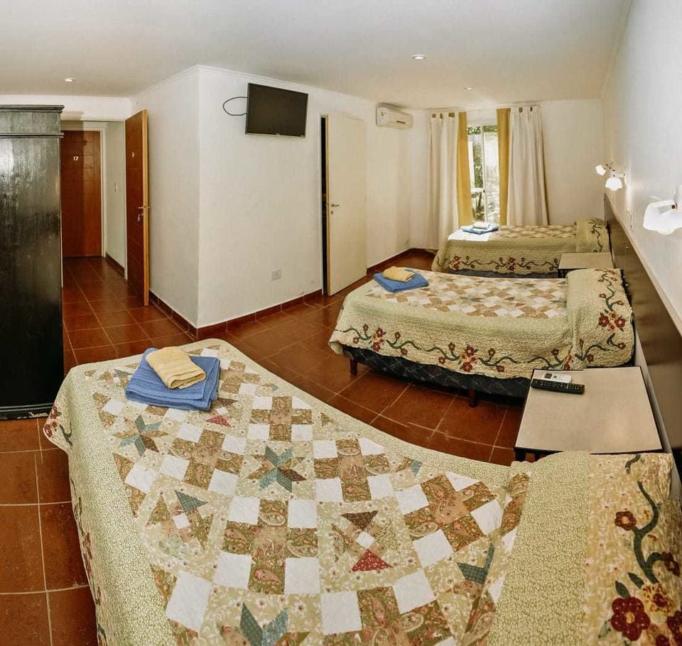 Superior Quadruple Room | In-room safe, free cribs/infant beds, free WiFi, bed sheets