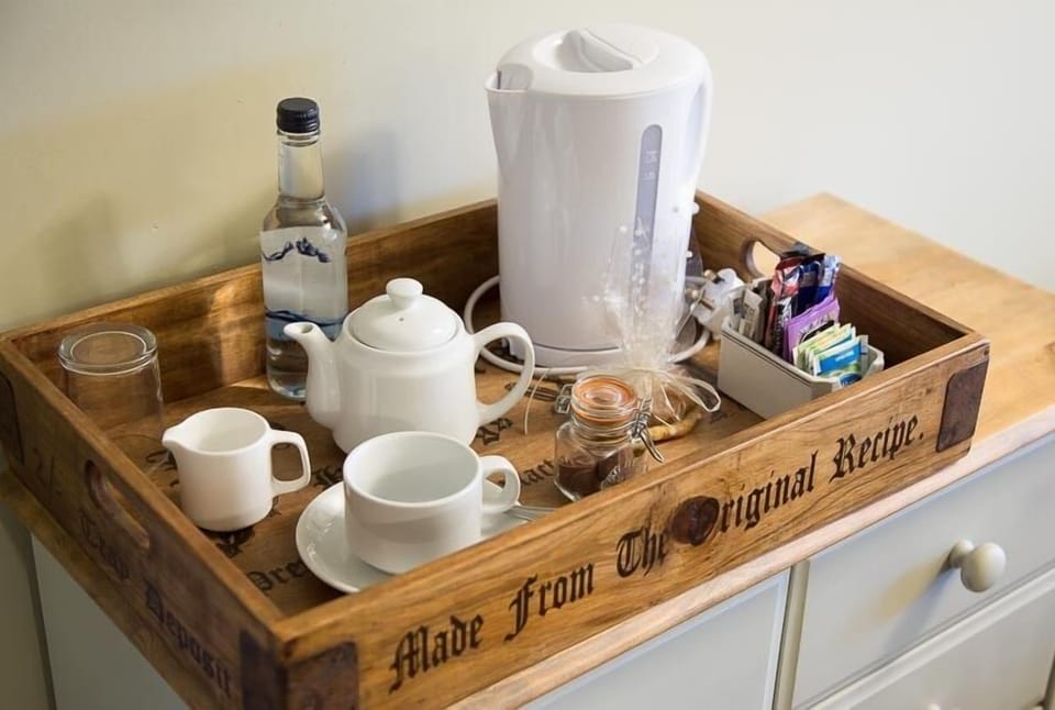 Double or Twin Room | Coffee and/or coffee maker