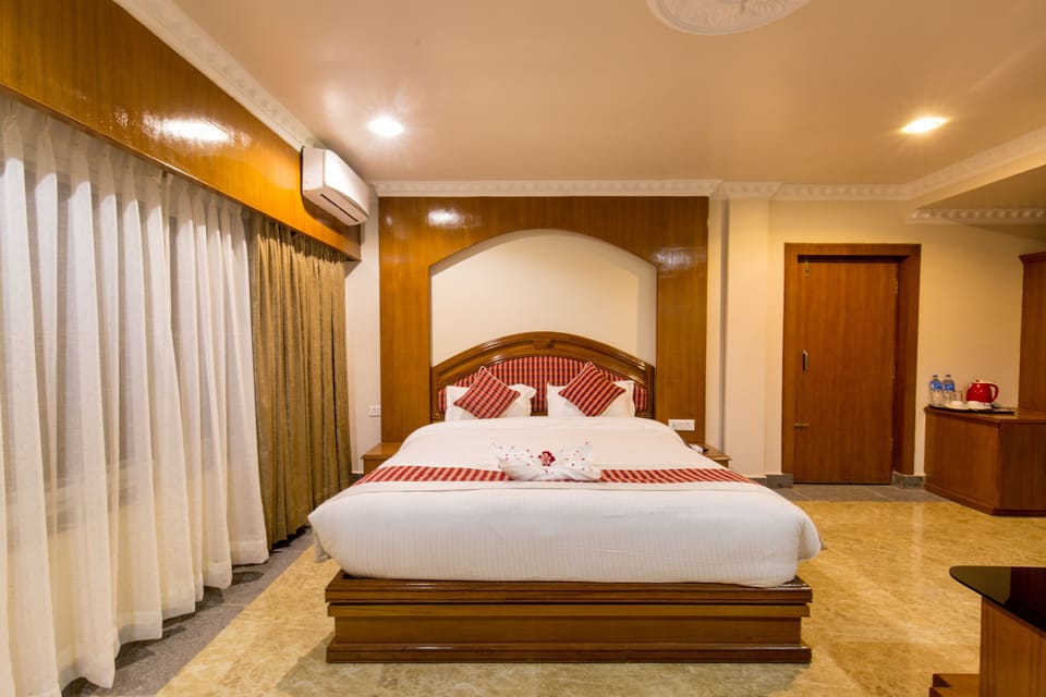 Deluxe Room | Premium bedding, individually decorated, individually furnished, desk