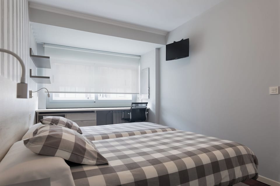 Twin Room, City View | Soundproofing, free WiFi