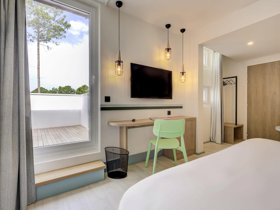 Premium Room, 1 Double Bed | Individually decorated, individually furnished, laptop workspace