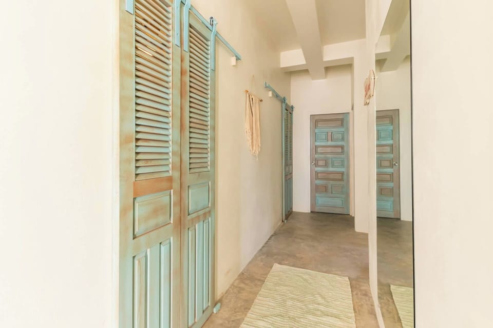 Comfort Apartment, 4 Bedrooms (Villa 6) | Living area | Smart TV