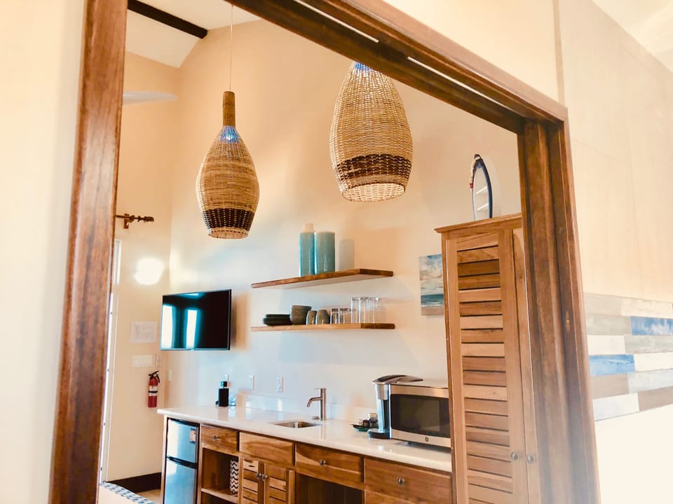 Fridge, microwave, coffee/tea maker, toaster