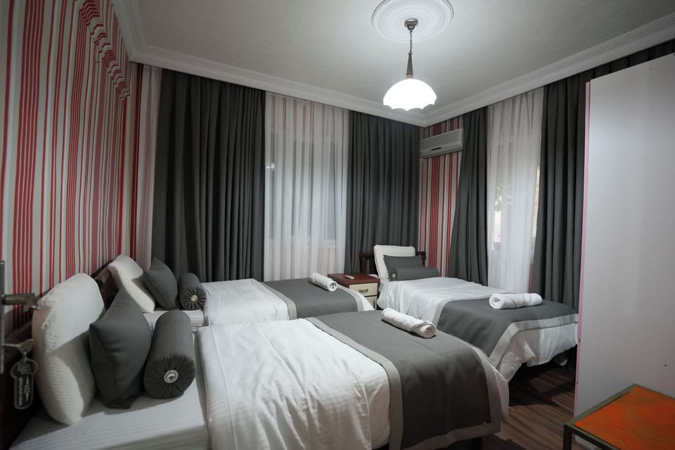 1 bedroom, Frette Italian sheets, premium bedding, minibar