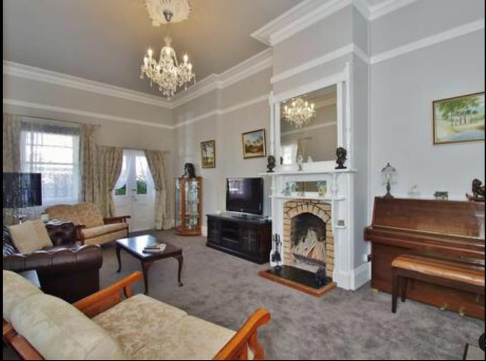 House, Multiple Bedrooms, Mountain View | Living area | Smart TV, fireplace, Netflix, DVD player