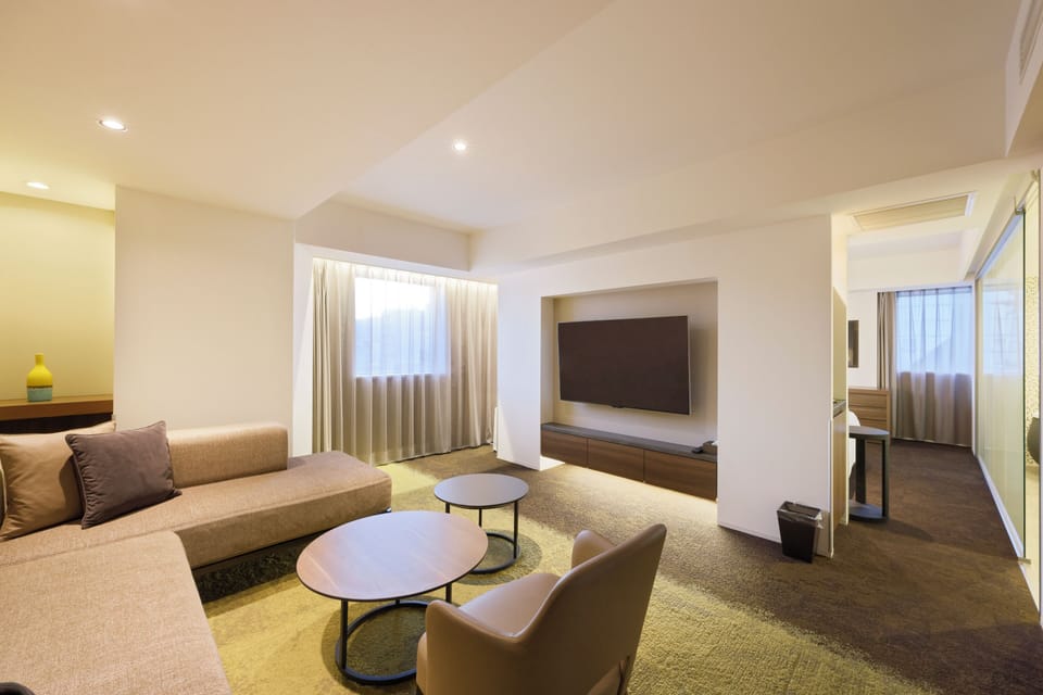1 Bedroom Suite up to 6 Guests | Living area | 40-inch flat-screen TV with digital channels, TV
