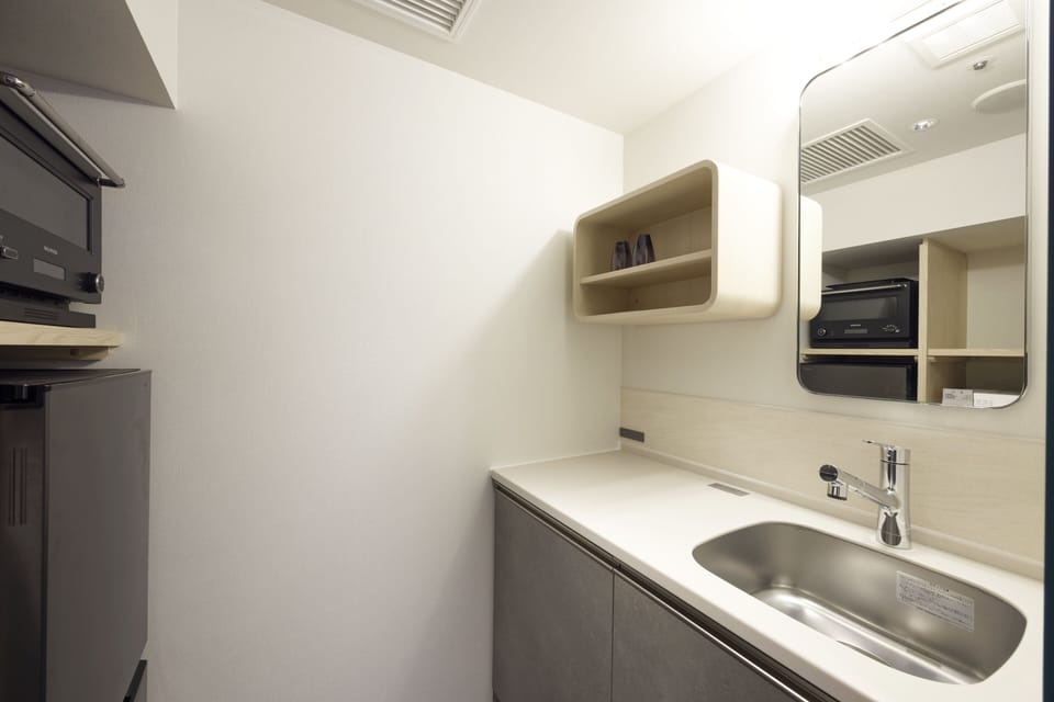 2 Bedroom Duplex Suite Kitchenette | Individually decorated, desk, laptop workspace, soundproofing