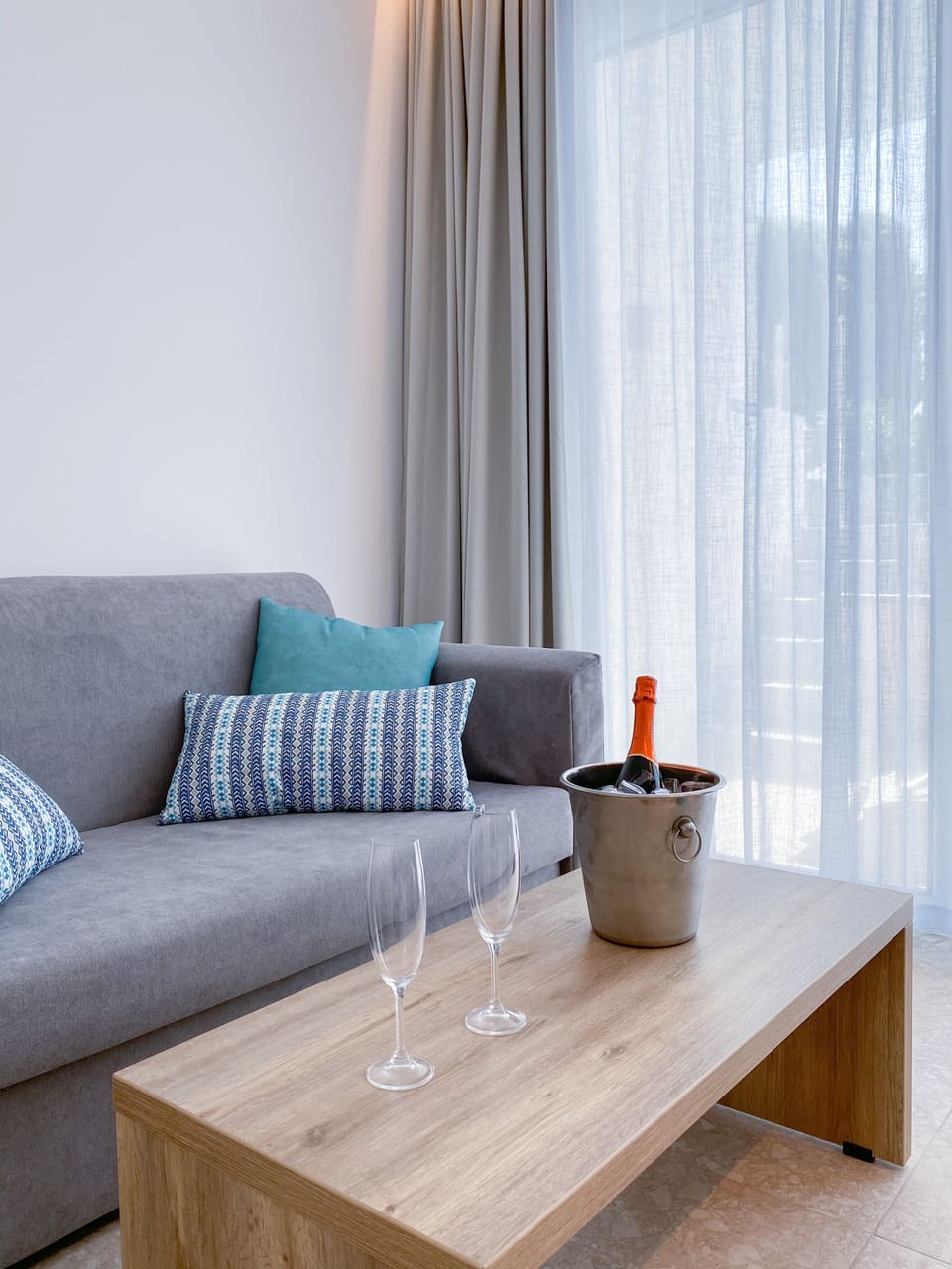 Junior Suite, 1 Queen Bed | Living area | TV