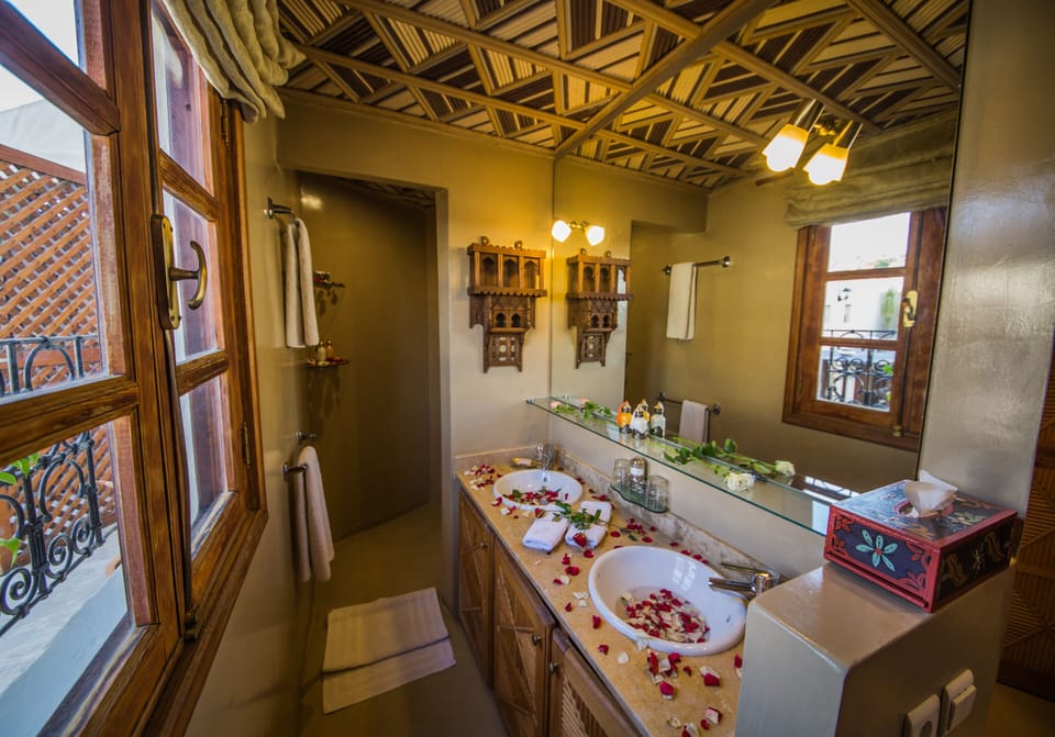 Suite (Aventurine) | Bathroom sink