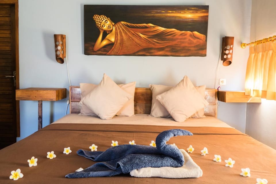 Double Room | Minibar, WiFi (free), bed sheets