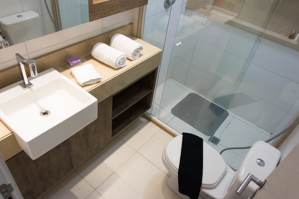 Penthouse | Bathroom | Shower, towels