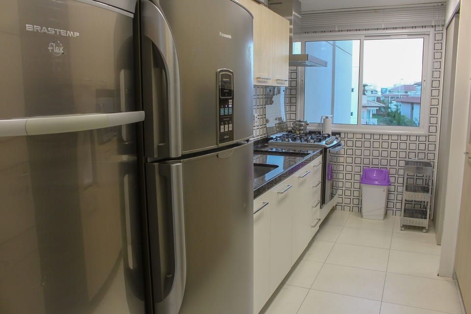 Penthouse | Private kitchen | Fridge, microwave, oven, stovetop