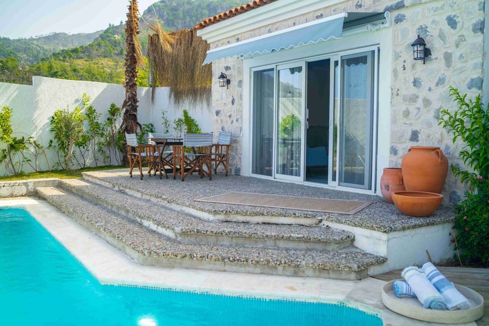 Private pool