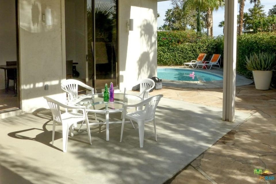 Villa (2 Bedrooms) | Balcony