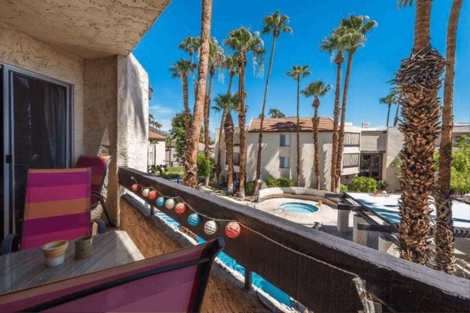 Villa (2 Bedrooms) | Balcony