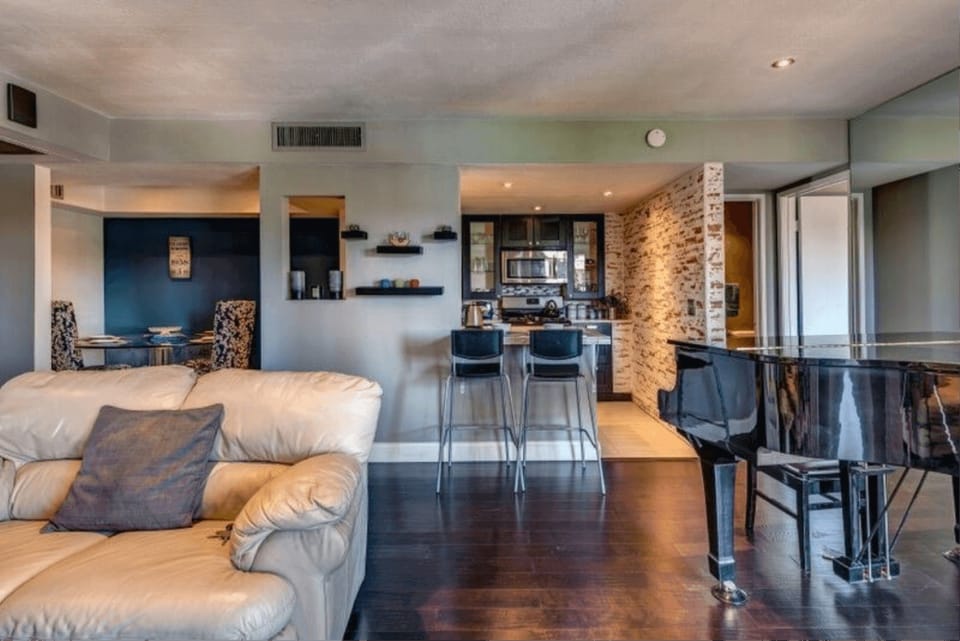 Villa (2 Bedrooms) | Living room | TV
