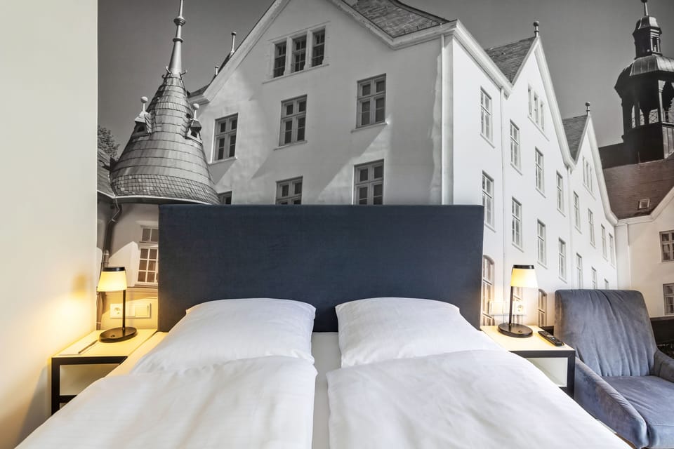 Free WiFi, bed sheets