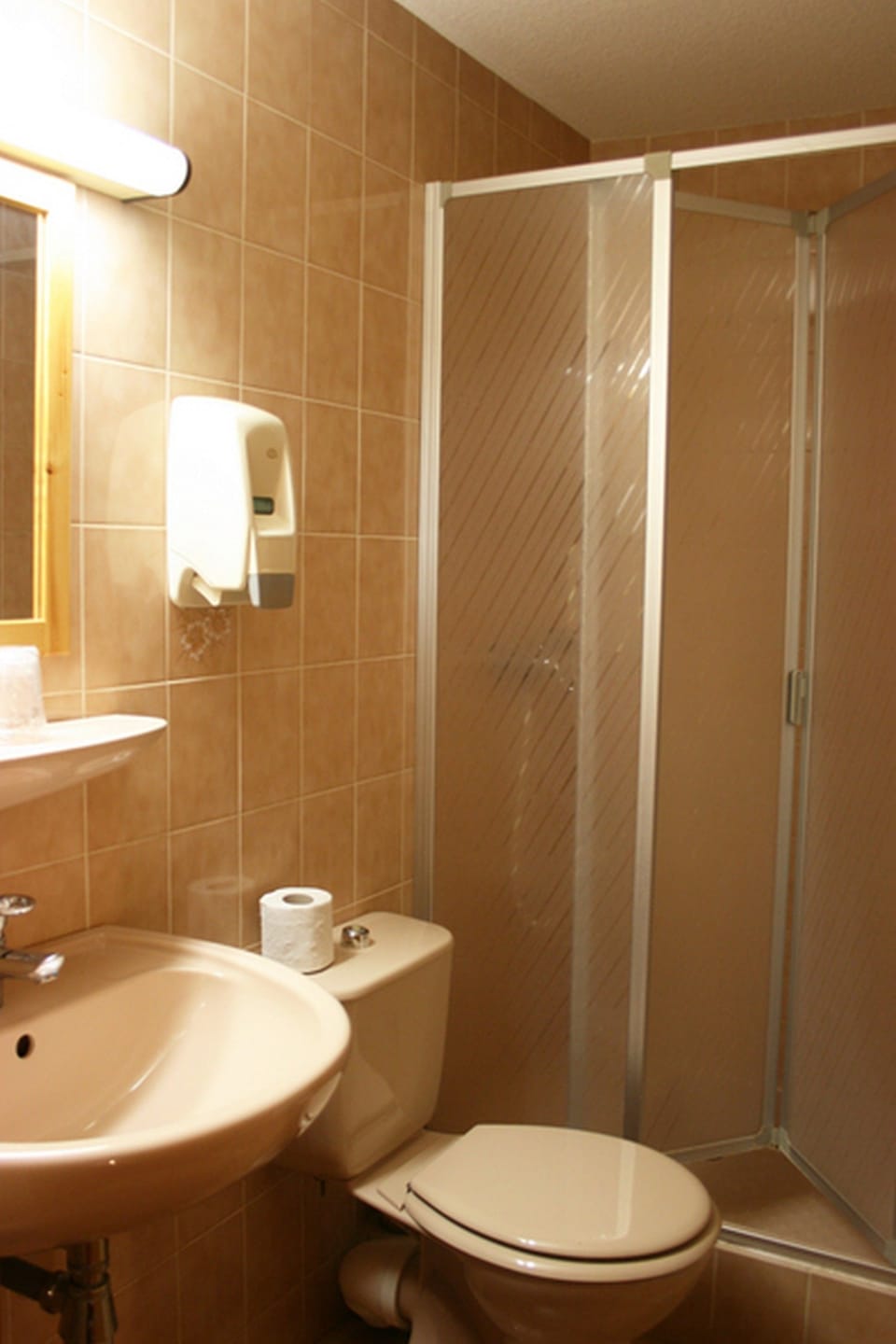 Combined shower/tub, hair dryer