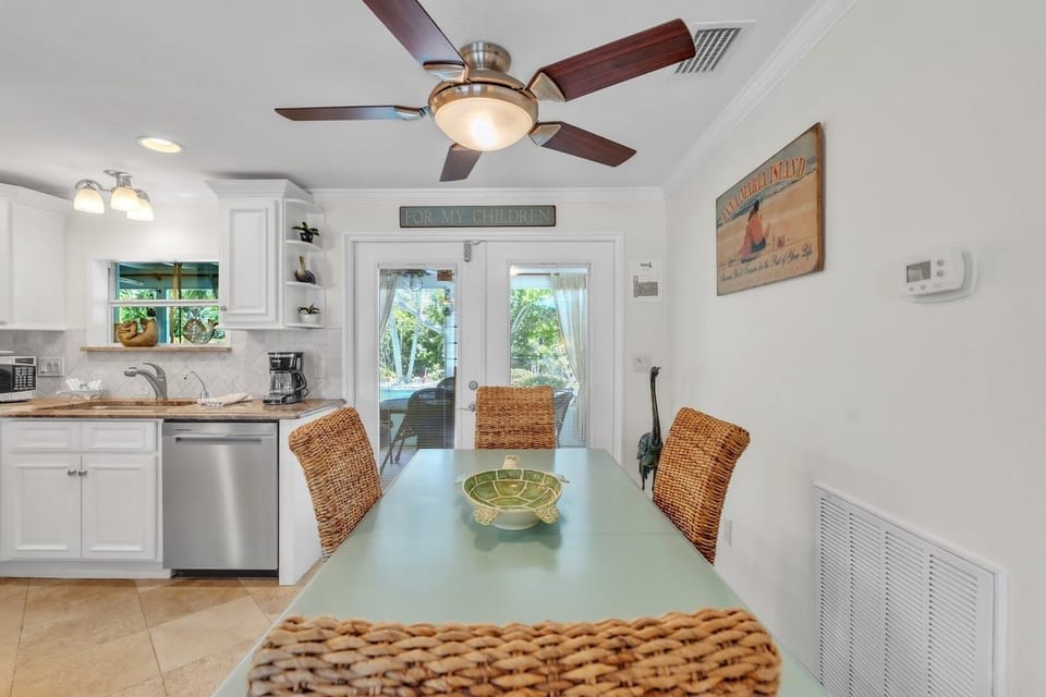House, 2 Bedrooms | Dining