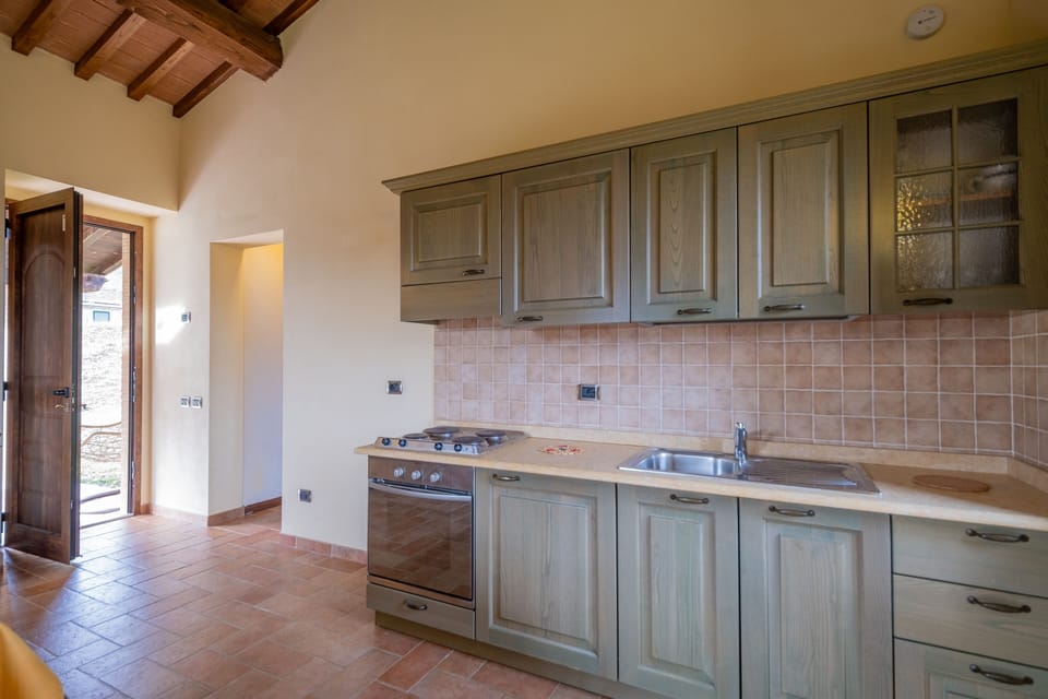 Superior Apartment, 1 Bedroom (Gufo) | Private kitchen | Fridge, oven, stovetop, cookware/dishes/utensils