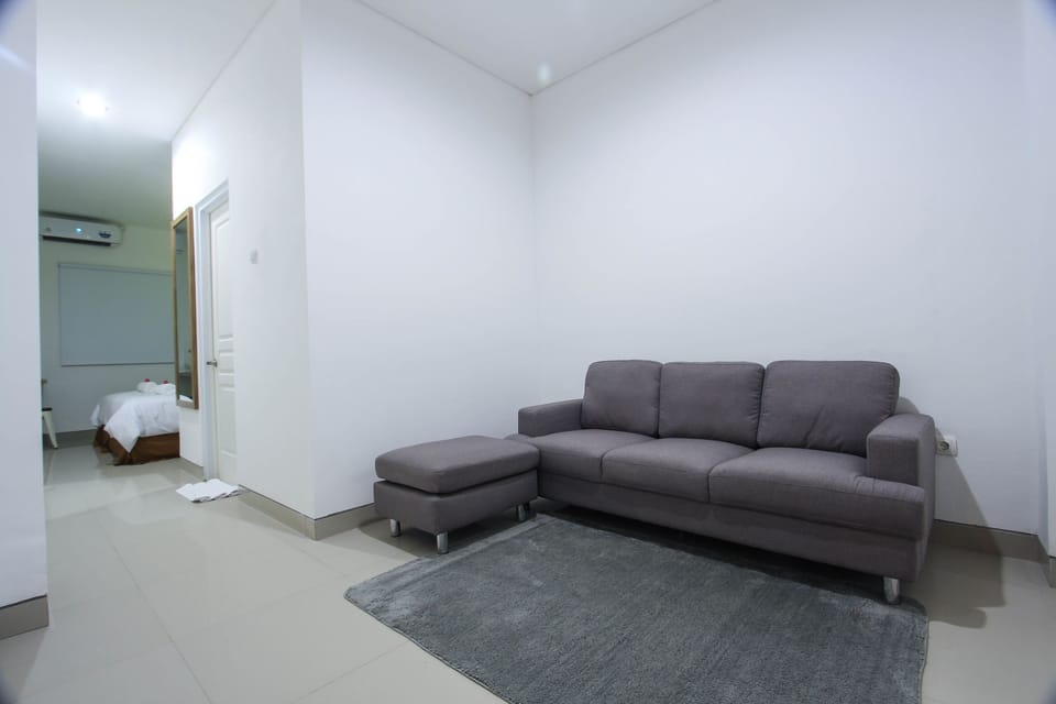 Deluxe Double Room | Desk