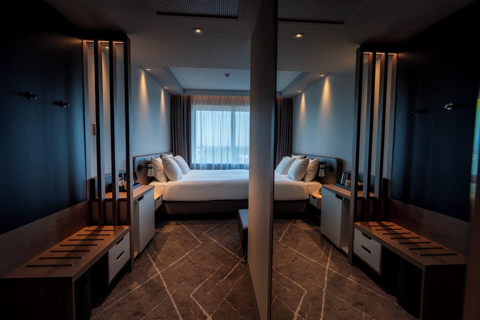 Hypo-allergenic bedding, in-room safe, desk, laptop workspace