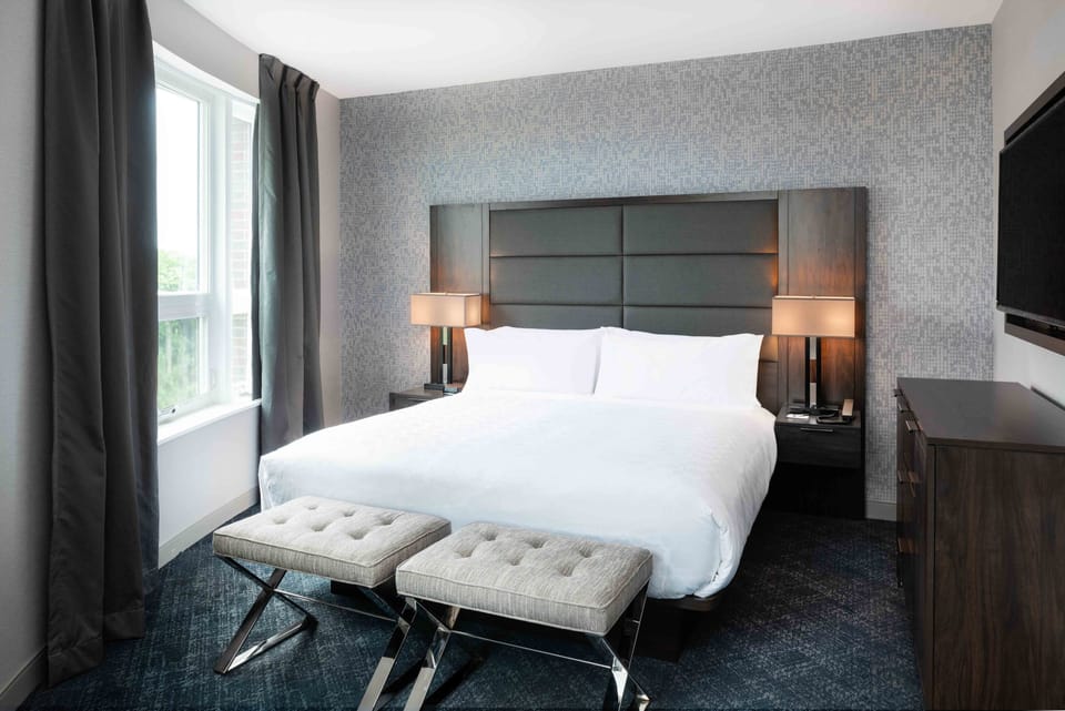 Suite, 1 King Bed | 1 bedroom, in-room safe, desk, blackout drapes